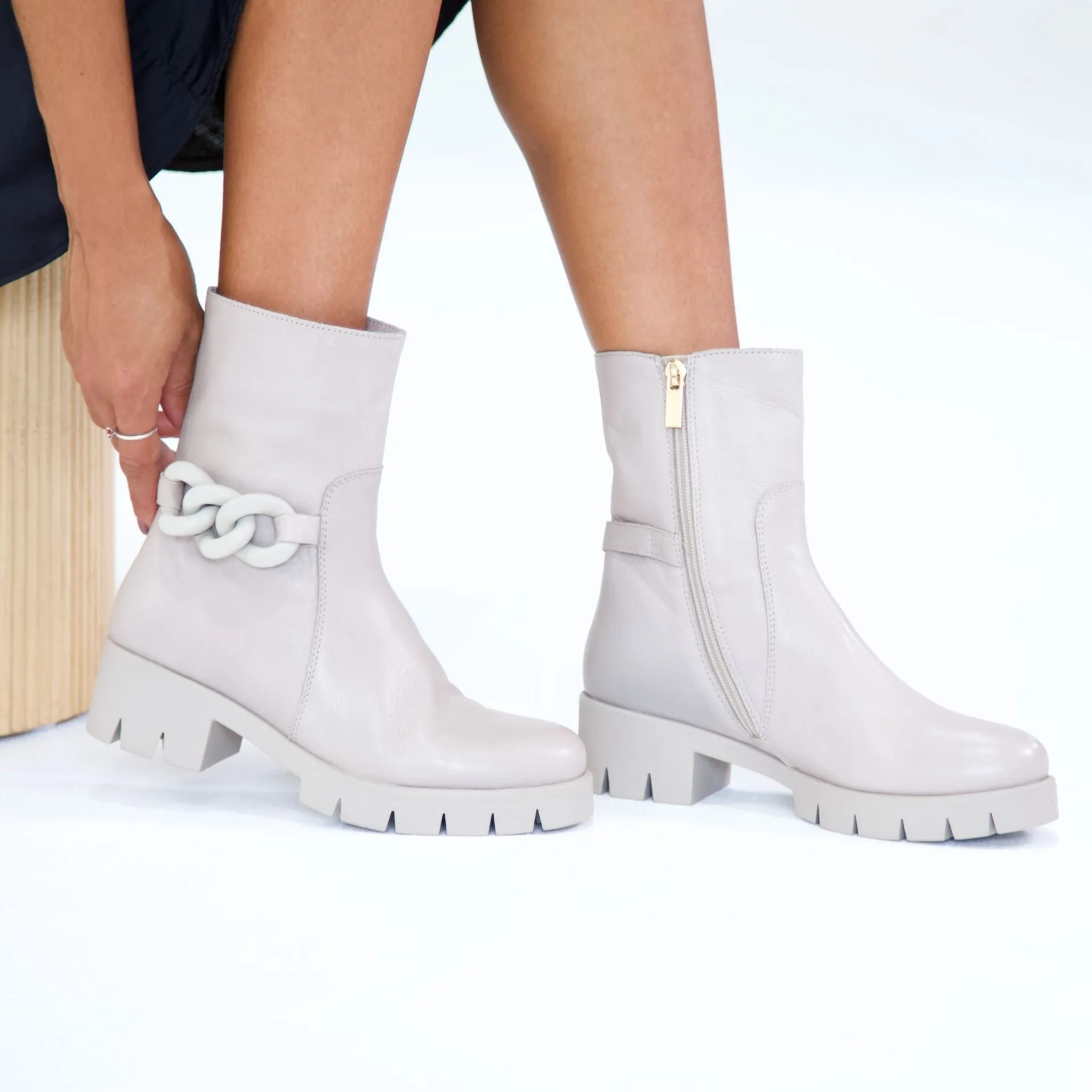 Harita Smoke Leather Boots